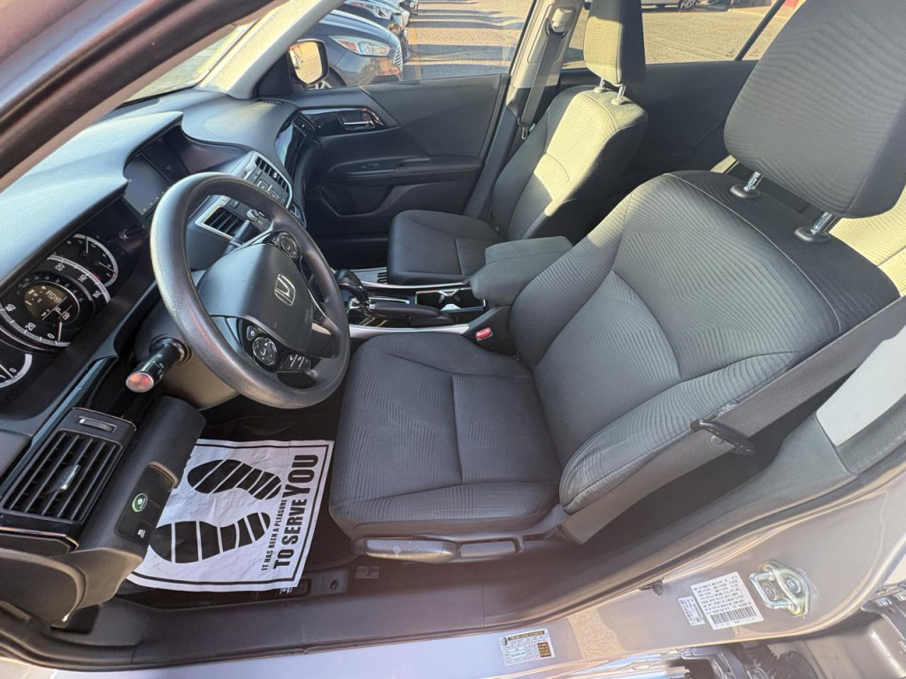 2016 Honda Accord Image 9