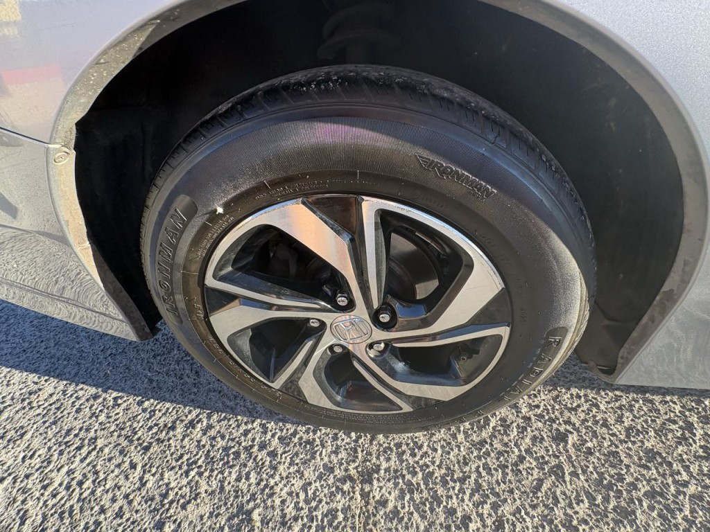 2016 Honda Accord Image 19
