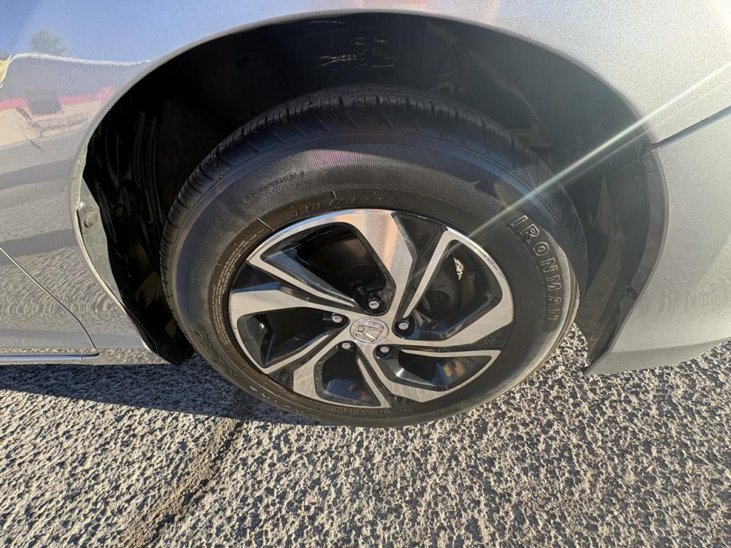2016 Honda Accord Image 20