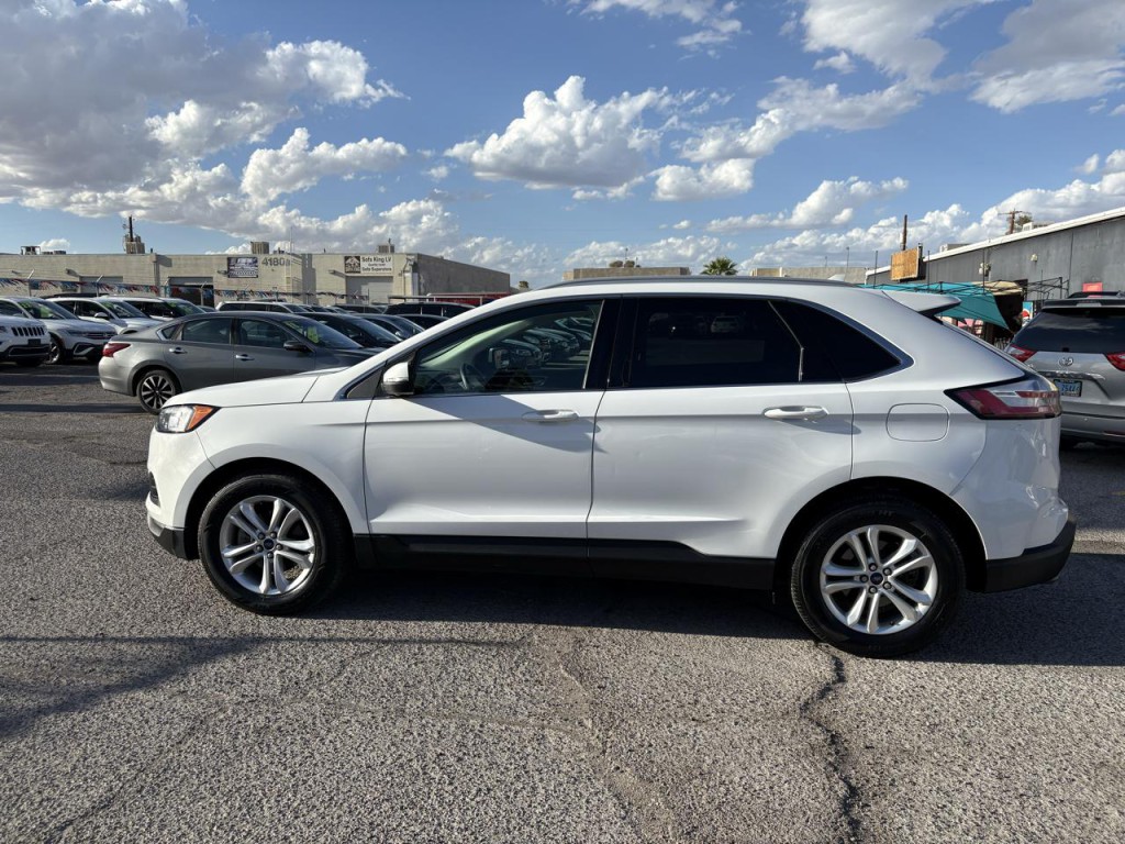 2020 Ford Edge Image 2