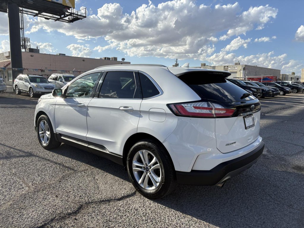 2020 Ford Edge Image 4