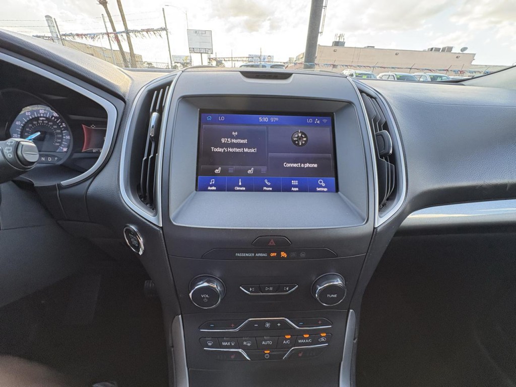 2020 Ford Edge Image 13
