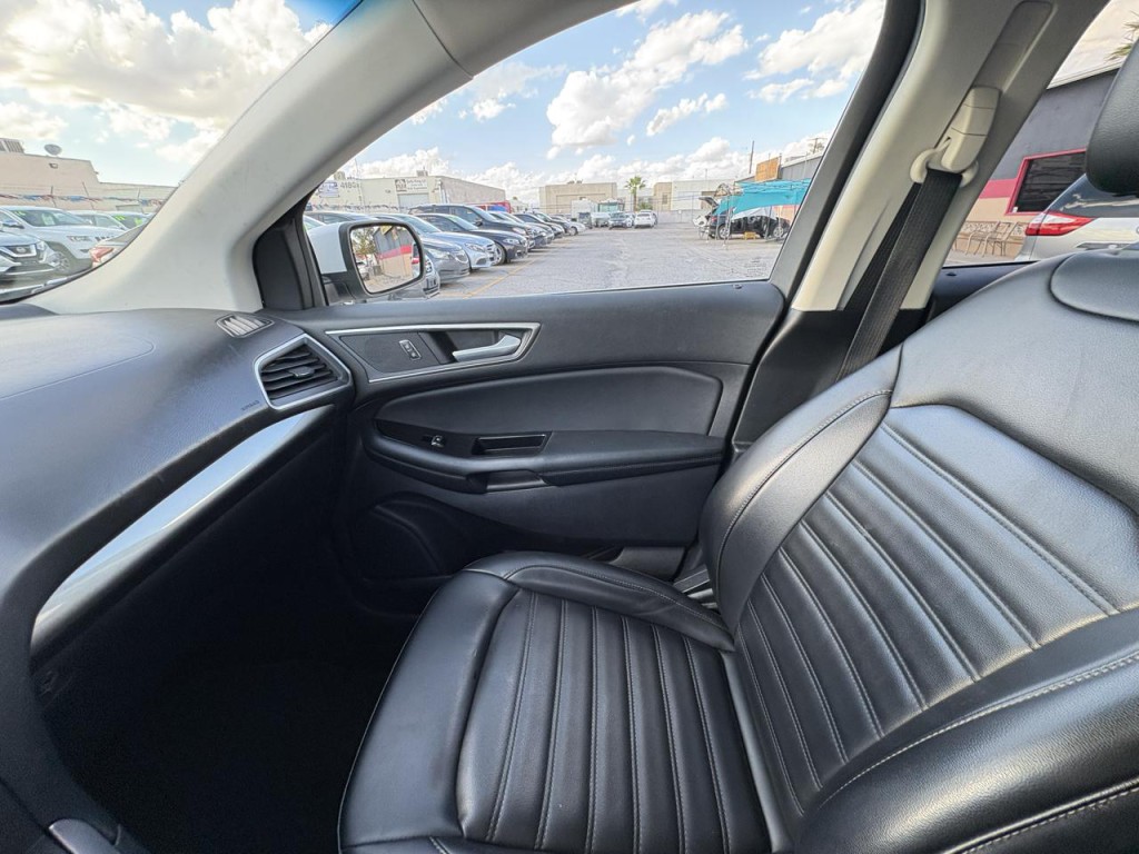 2020 Ford Edge Image 14