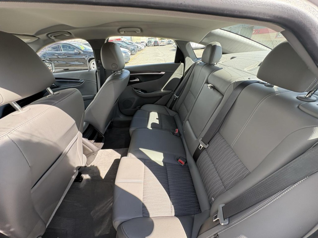 2018 Chevrolet Impala Image 16