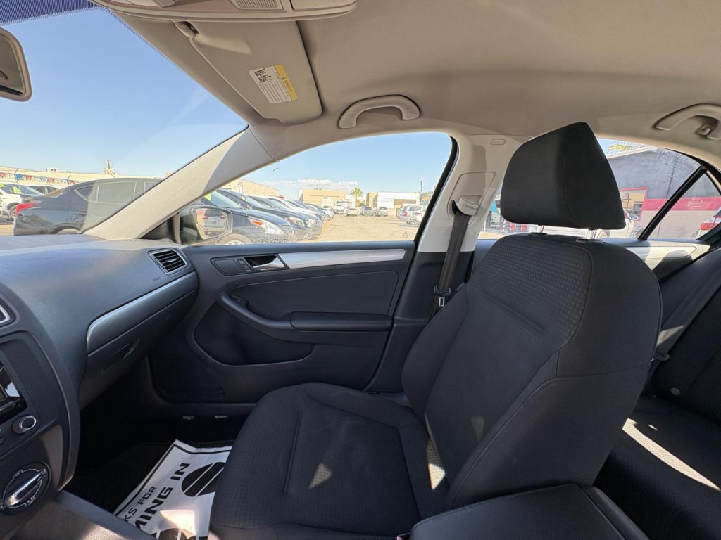 2015 Volkswagen Jetta Image 16