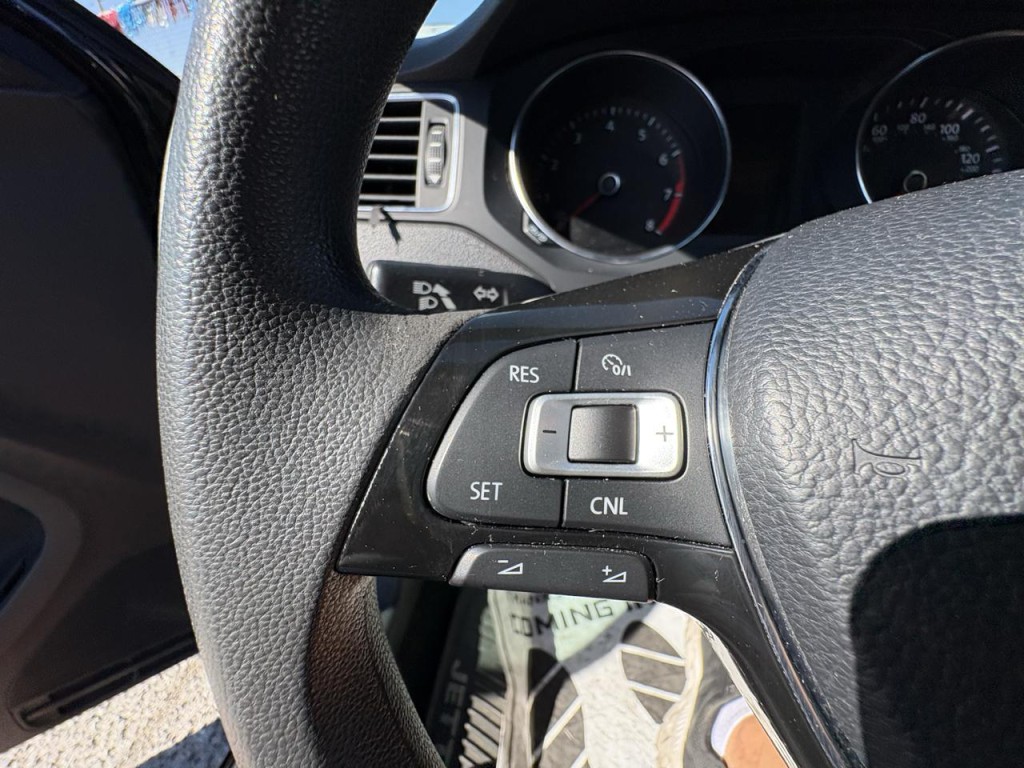 2015 Volkswagen Jetta Image 19
