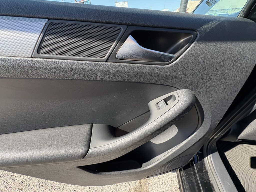 2015 Volkswagen Jetta Image 23