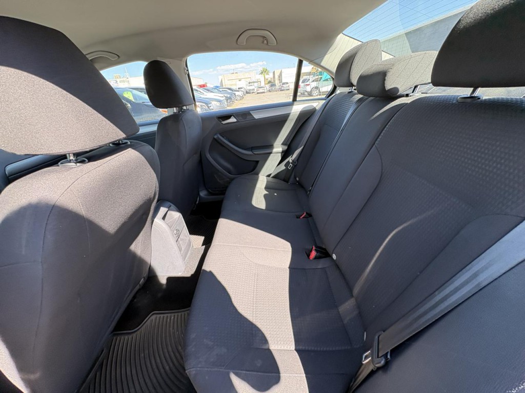 2015 Volkswagen Jetta Image 24