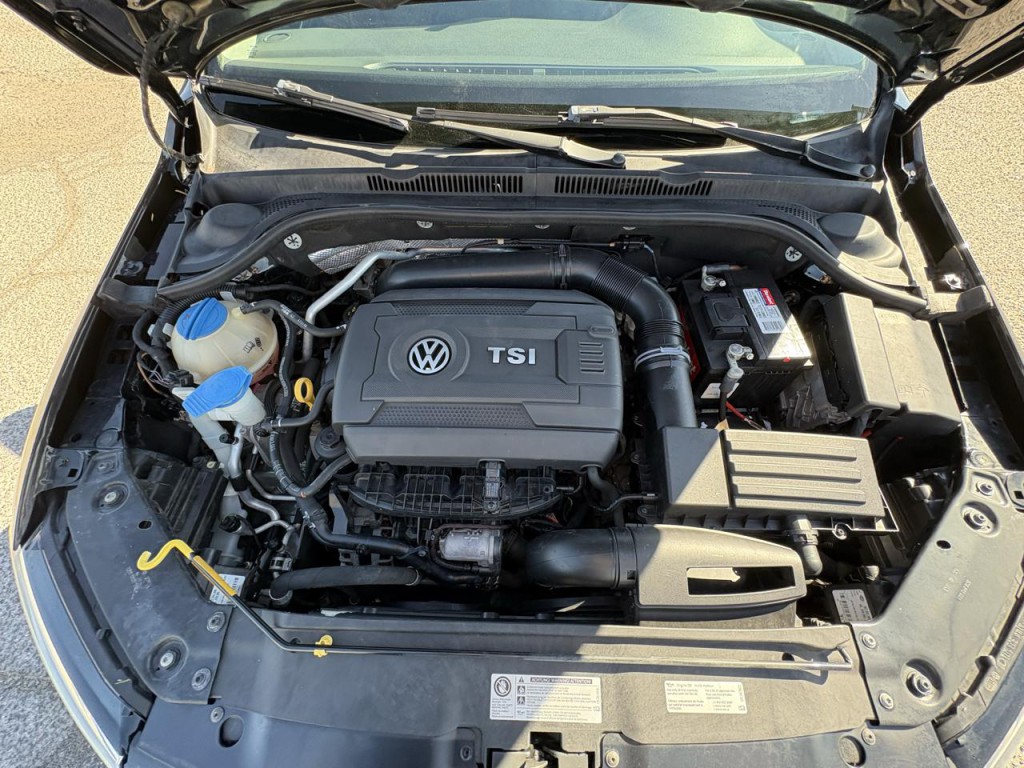 2015 Volkswagen Jetta Image 28