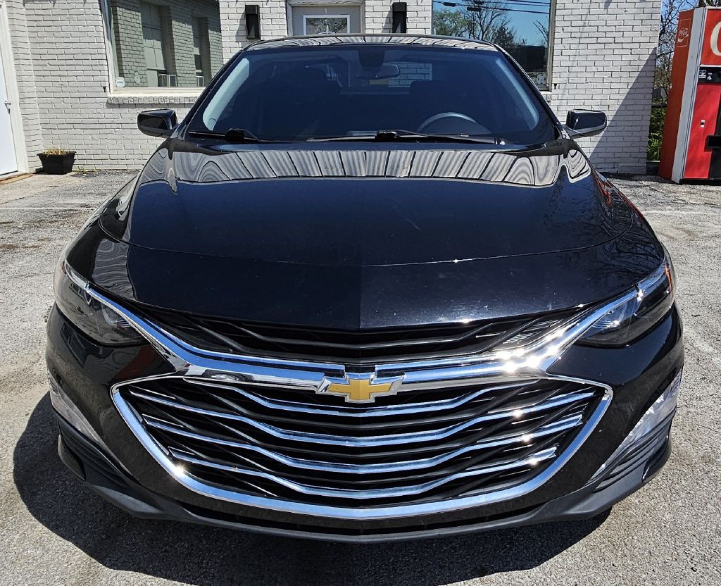 2021 Chevrolet Malibu Image 2