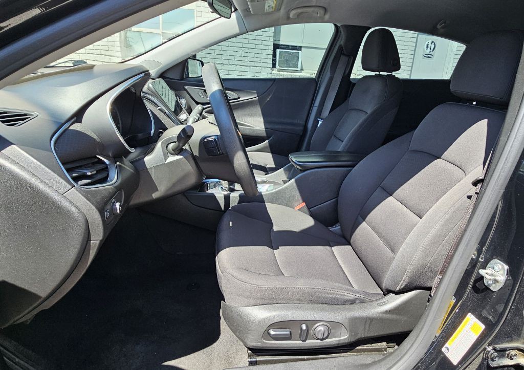 2021 Chevrolet Malibu Image 8