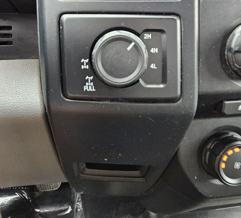 2015 Ford F-150 Image 18