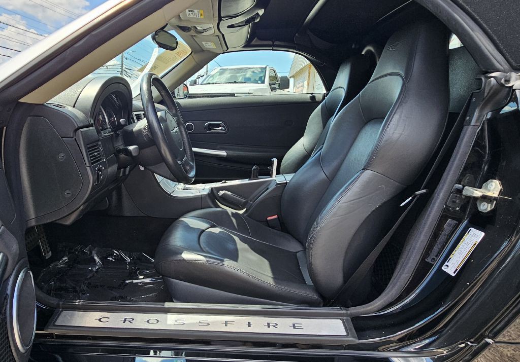 2008 Chrysler Crossfire Image 13