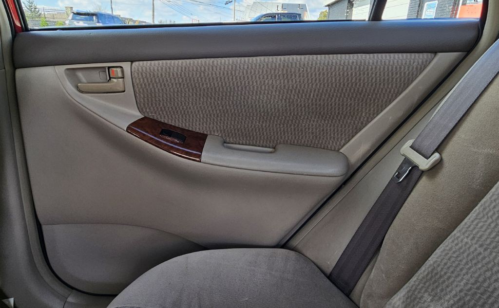 2005 Toyota Corolla Image 23