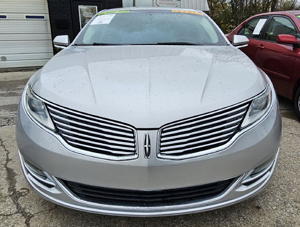 2013 Lincoln MKZ Image 2