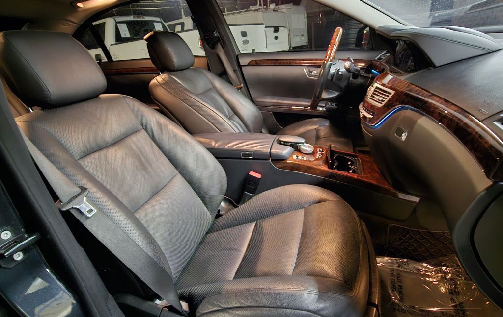 2013 Mercedes-Benz S-Class Image 9