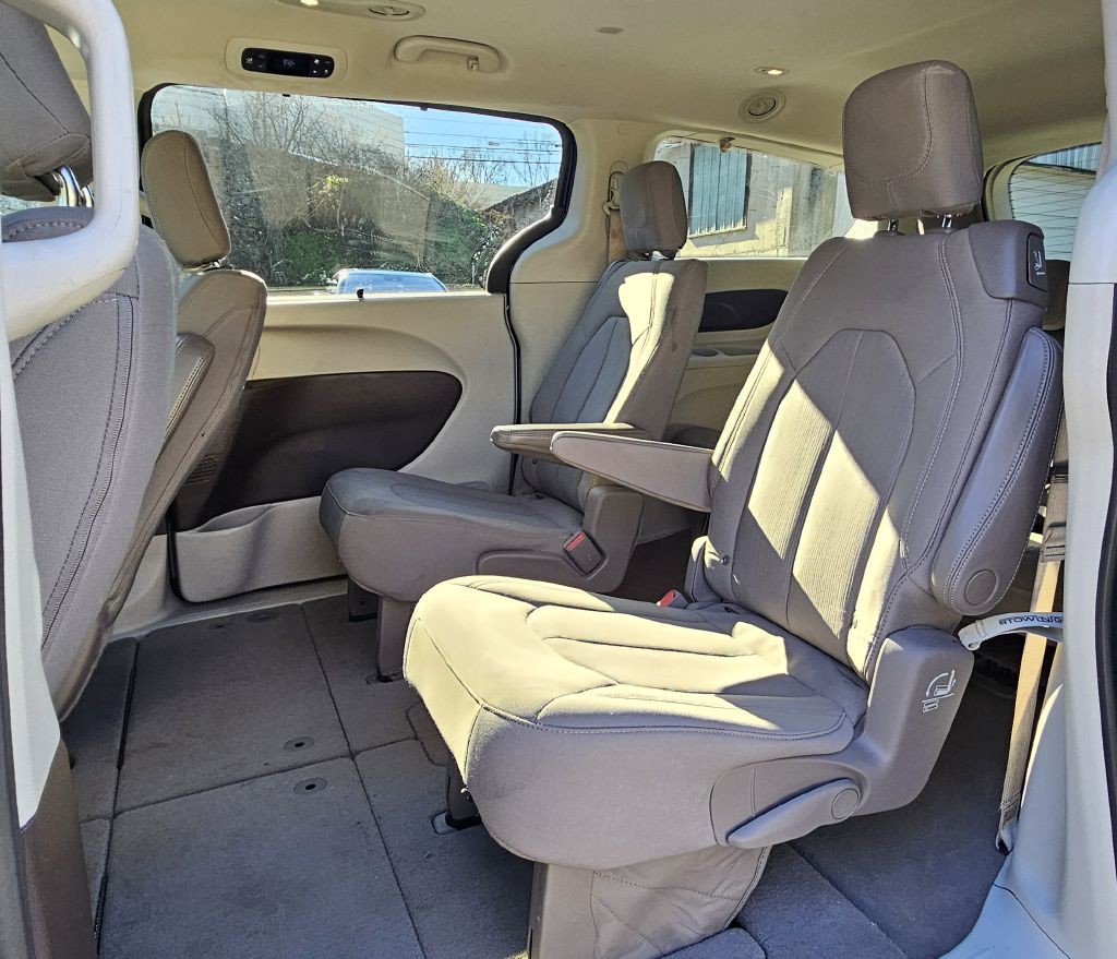 2020 Chrysler Pacifica Image 10