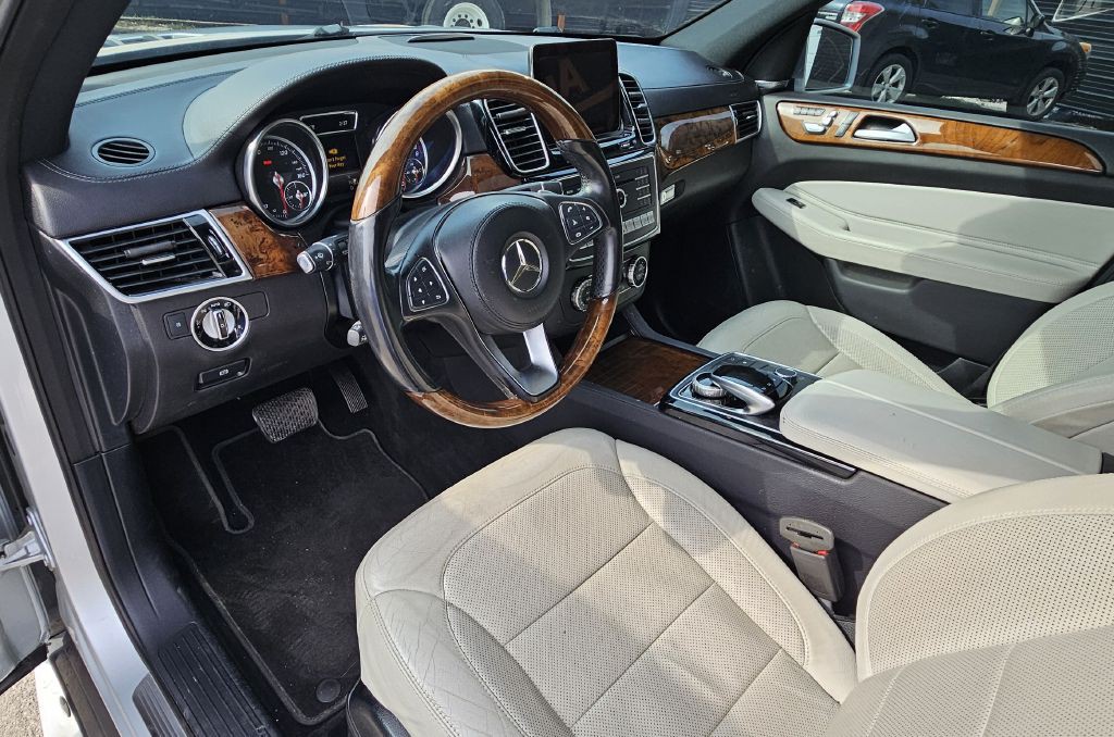 2017 Mercedes-Benz GLS-Class Image 10