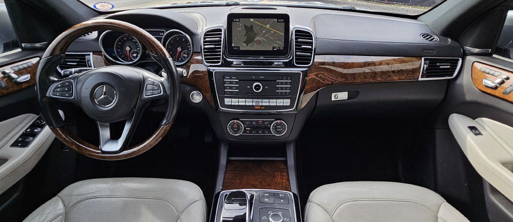 2017 Mercedes-Benz GLS-Class Image 17