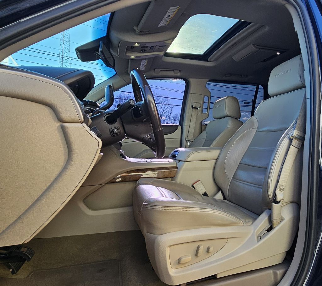 2017 GMC Yukon Image 9