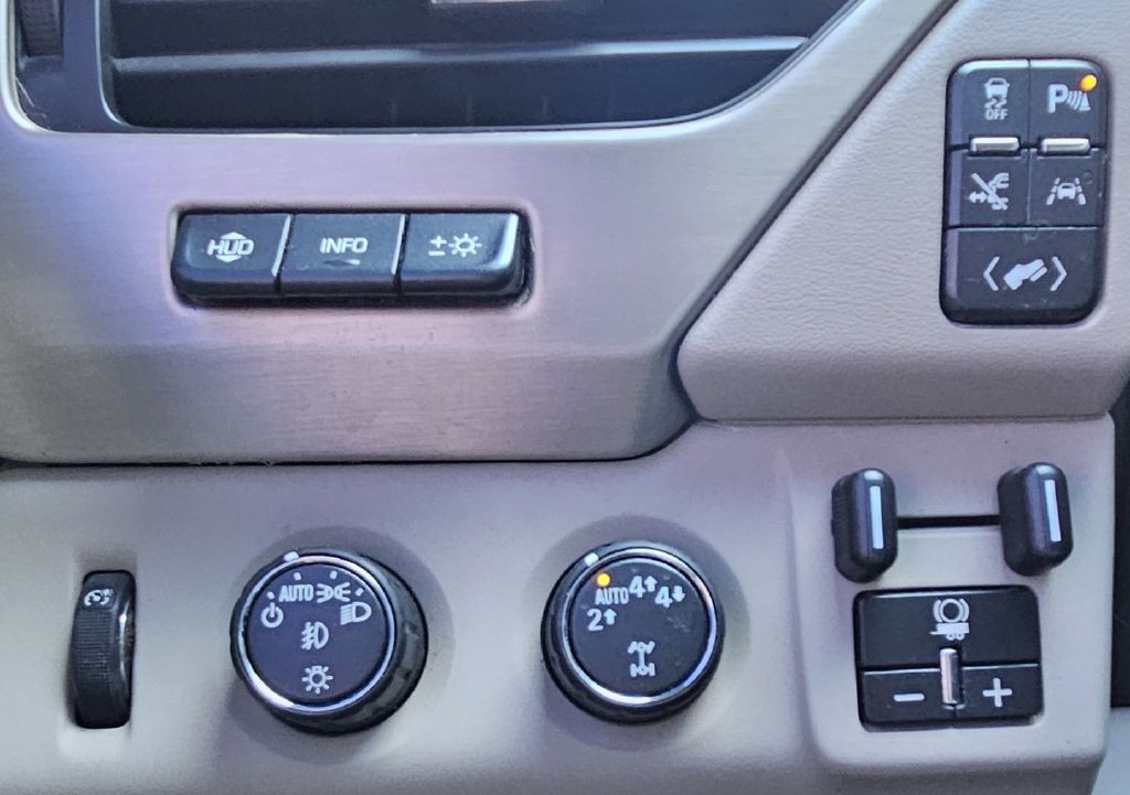 2017 GMC Yukon Image 17