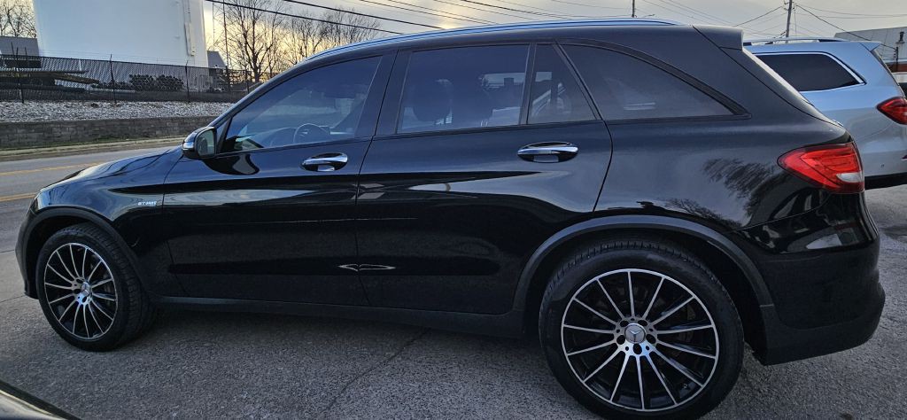 2017 Mercedes-Benz GLC-Class Image 2