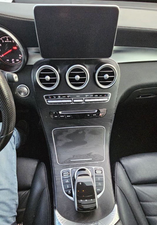 2017 Mercedes-Benz GLC-Class Image 11