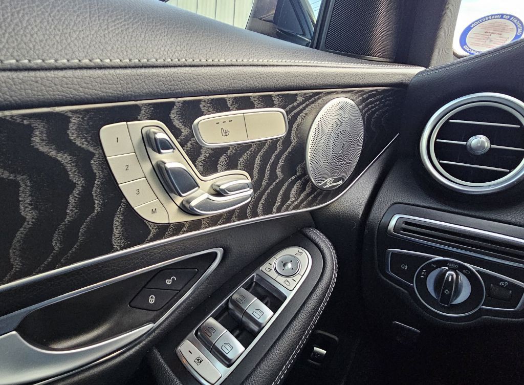 2017 Mercedes-Benz GLC-Class Image 14