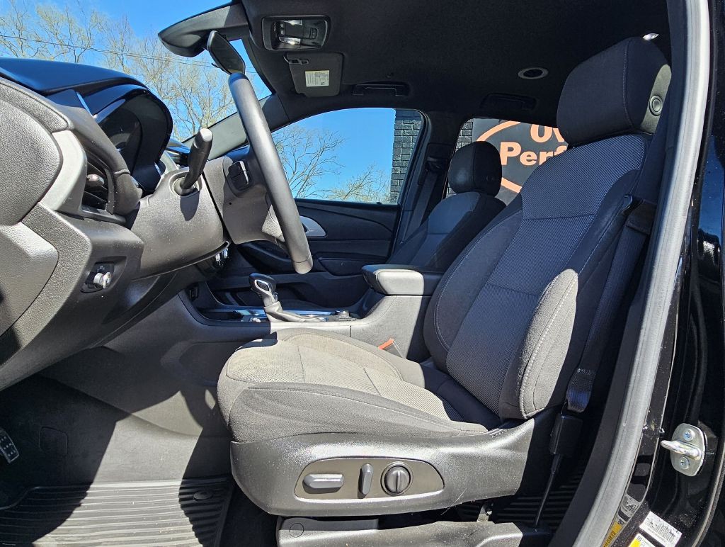 2023 Chevrolet Traverse Image 8