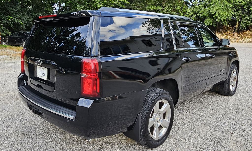 2015 Chevrolet Suburban Image 7