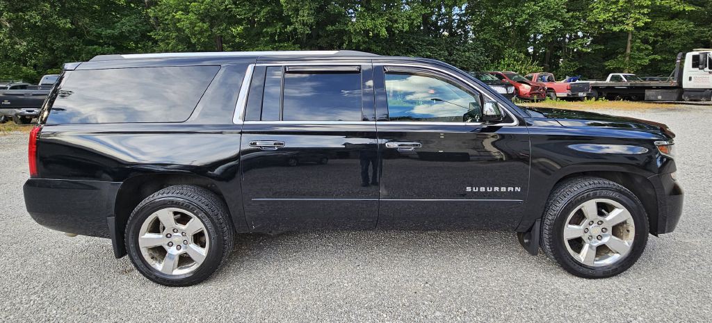 2015 Chevrolet Suburban Image 8