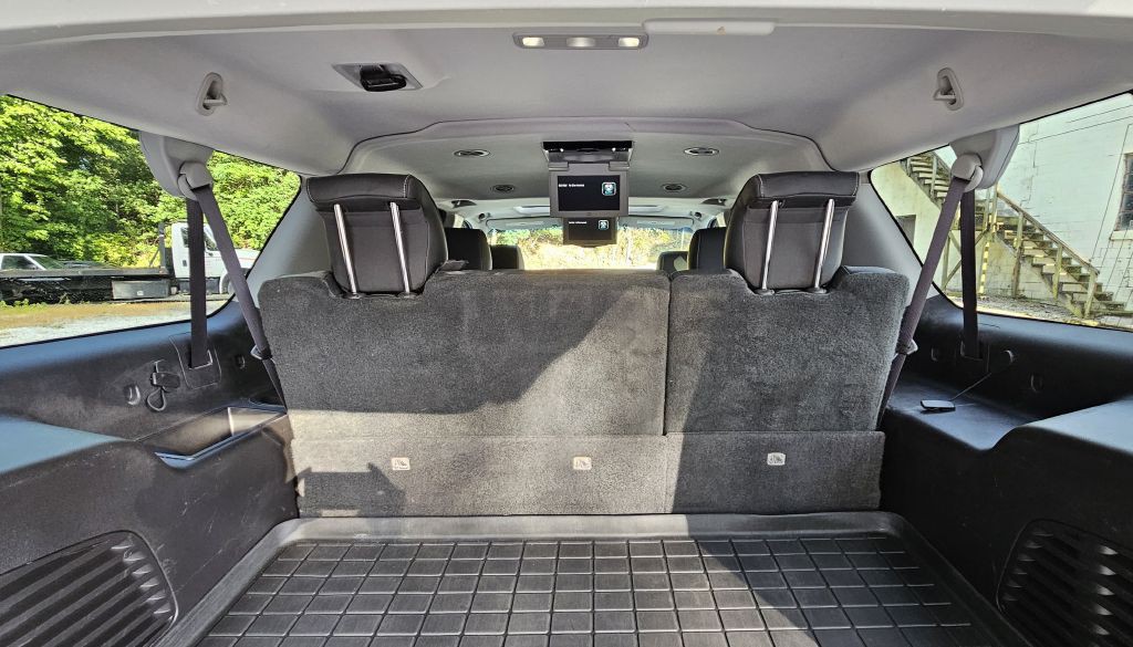 2015 Chevrolet Suburban Image 16