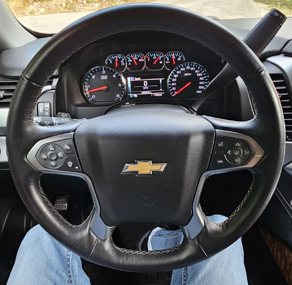 2015 Chevrolet Suburban Image 20