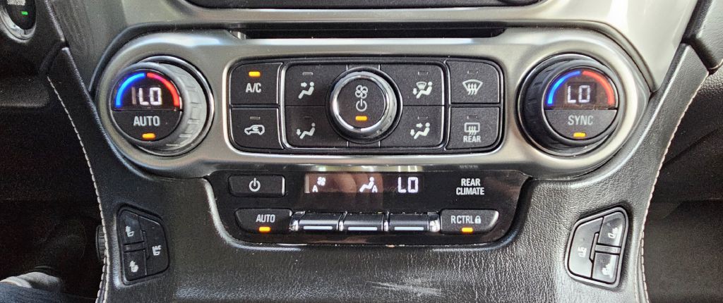 2015 Chevrolet Suburban Image 22