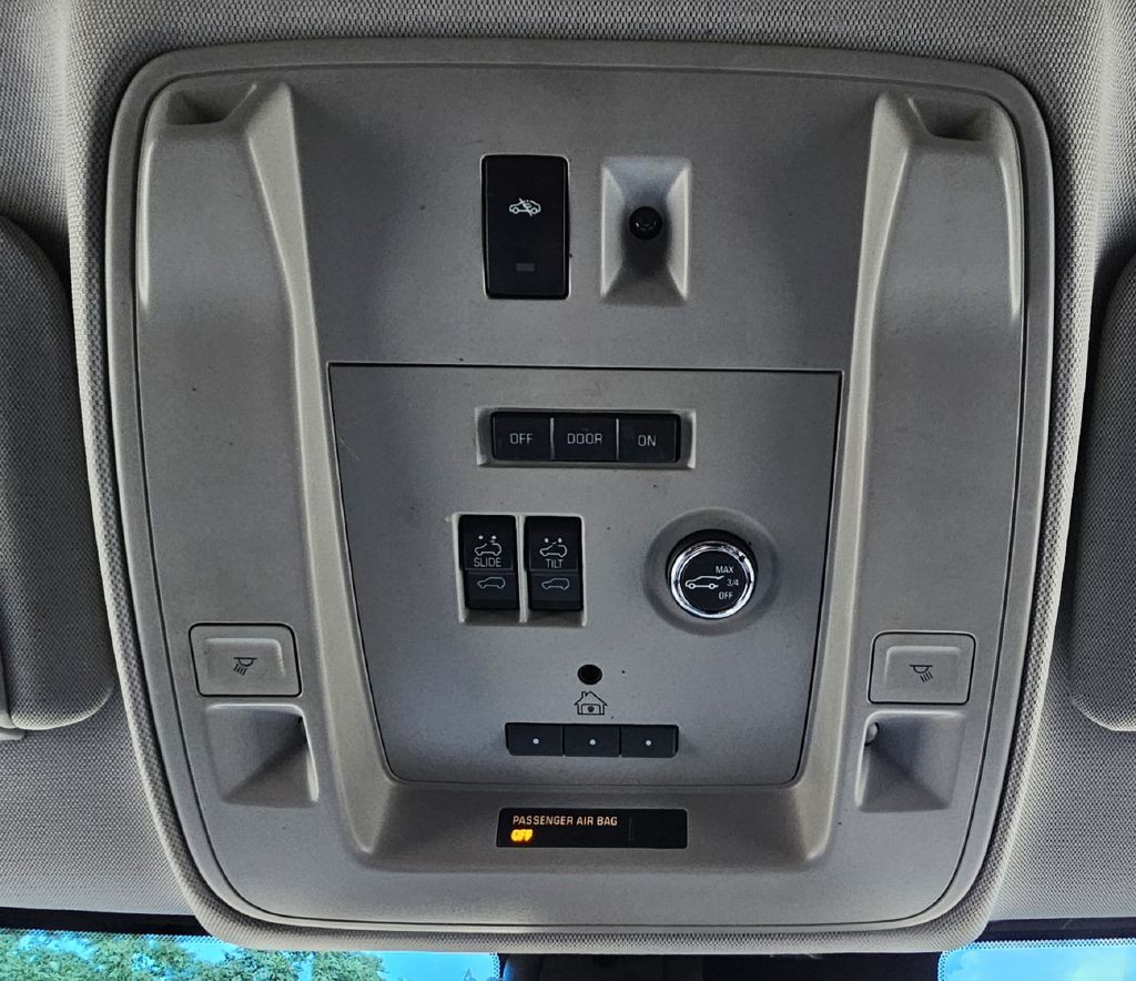 2015 Chevrolet Suburban Image 28