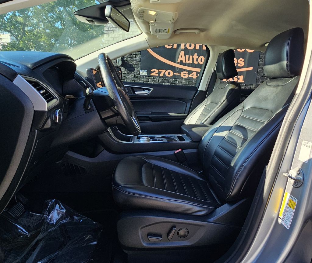 2022 Ford Edge Image 9