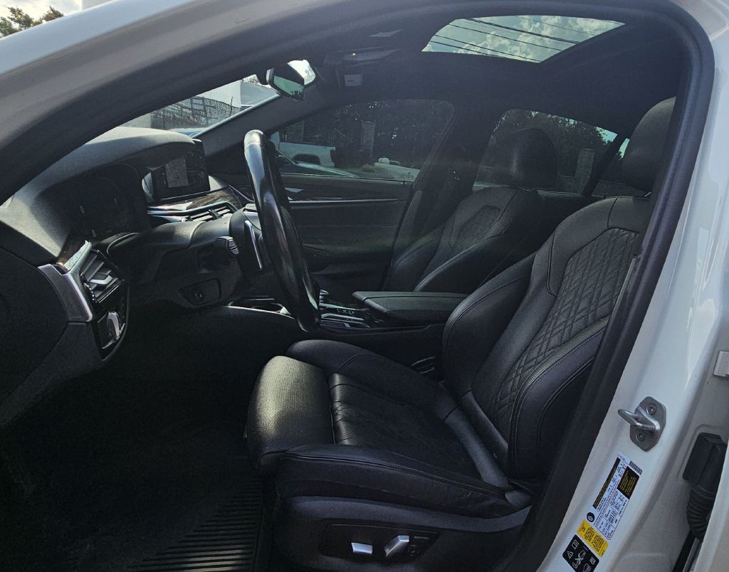 2021 BMW 5 Series Image 9
