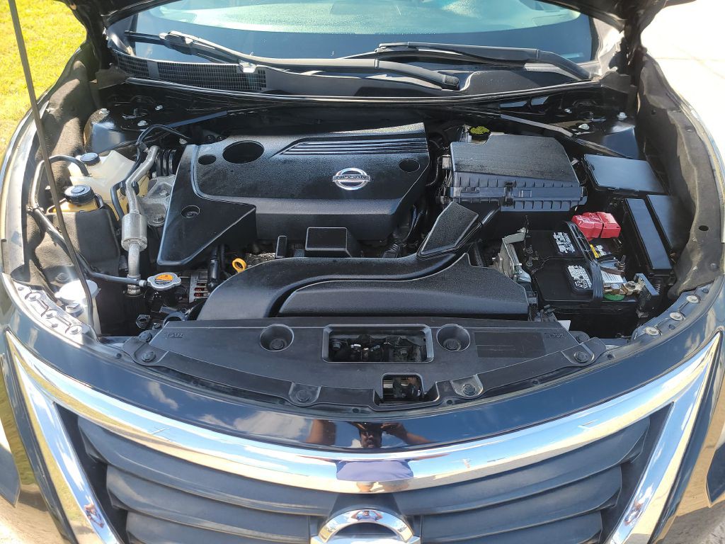 2015 Nissan Altima Image 4