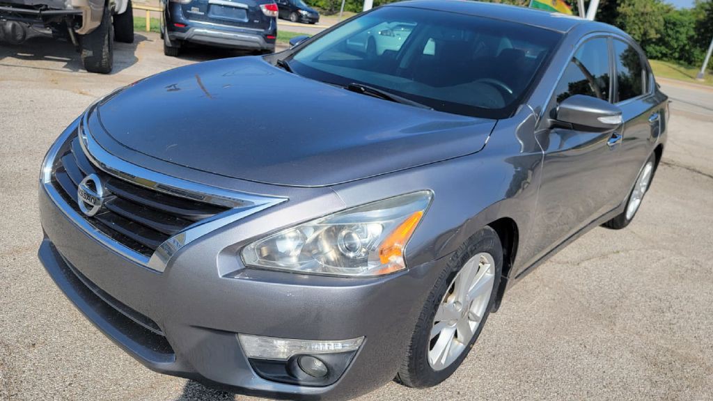 2015 Nissan Altima Image 2