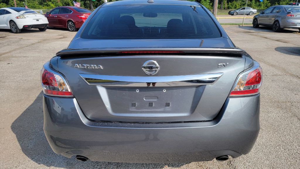 2015 Nissan Altima Image 4