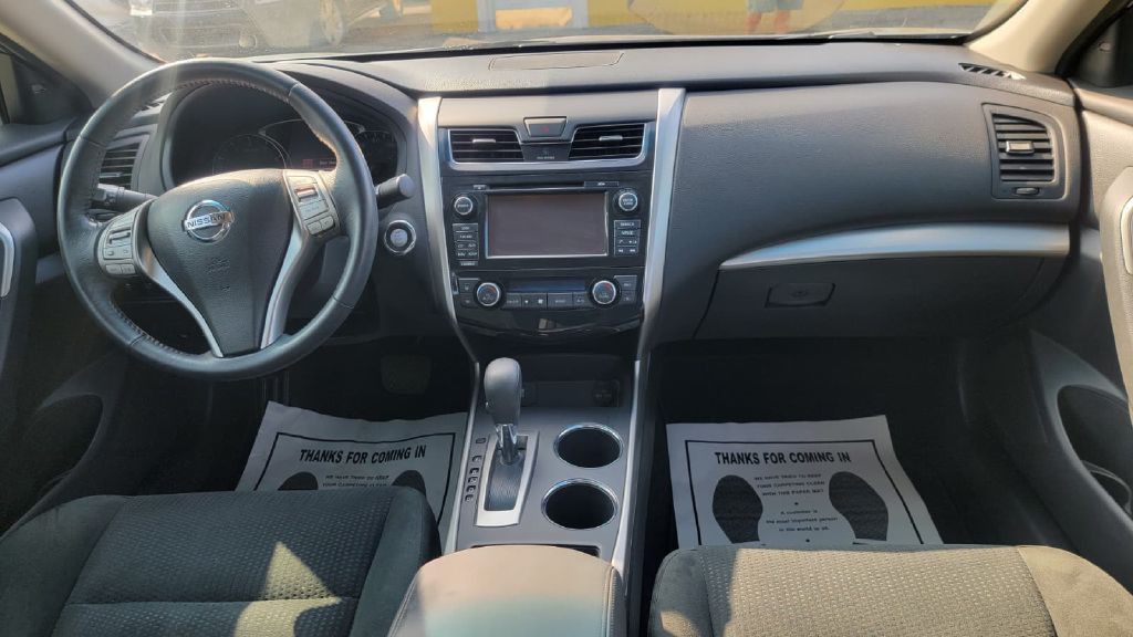 2015 Nissan Altima Image 8