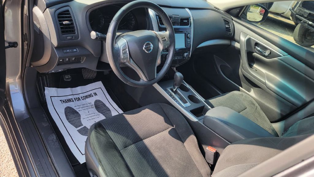 2015 Nissan Altima Image 9