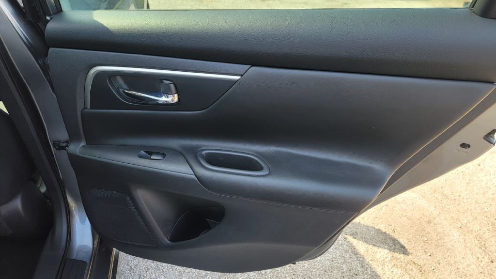 2015 Nissan Altima Image 12