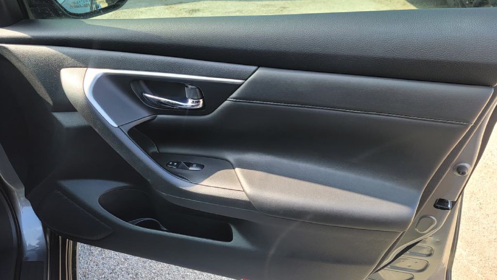 2015 Nissan Altima Image 14