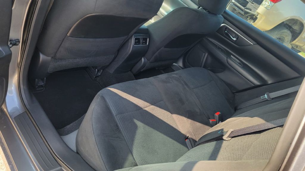2015 Nissan Altima Image 15