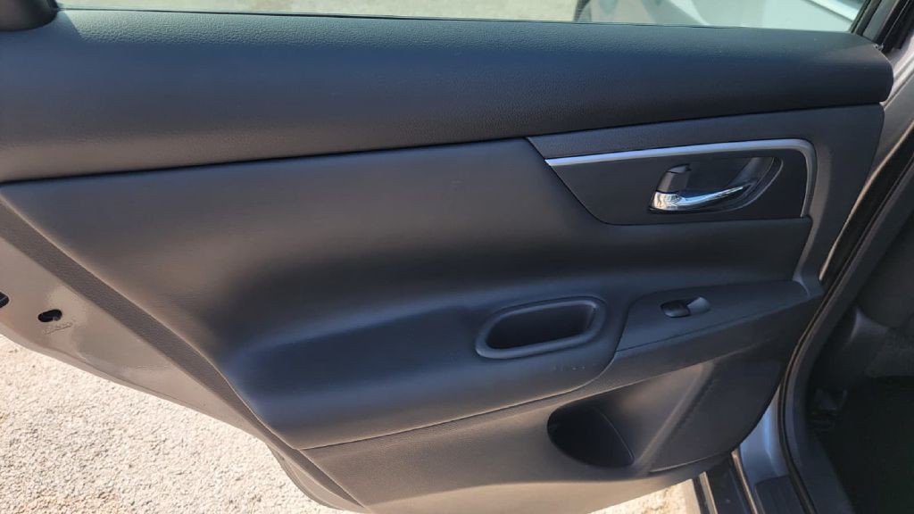 2015 Nissan Altima Image 16