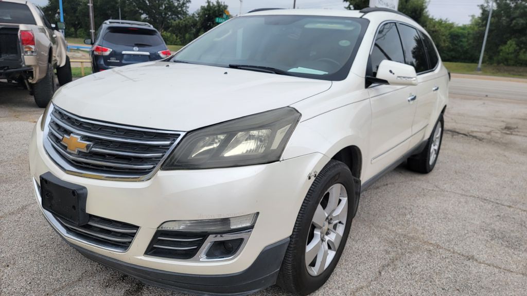 2013 Chevrolet Traverse Image 2