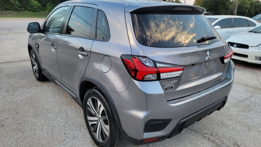 2021 Mitsubishi Outlander Image 5