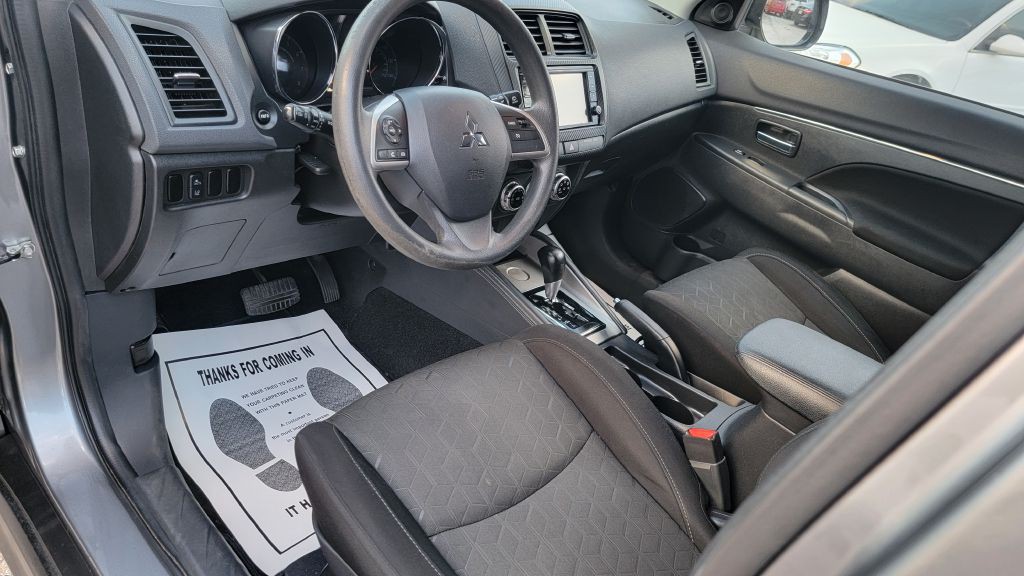 2021 Mitsubishi Outlander Image 8