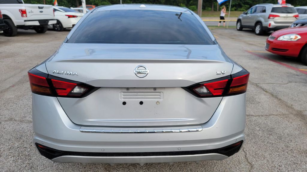 2021 Nissan Altima Image 4